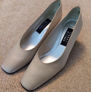 Stuart Weitzman, "Anna" in Oyster Sparkle Lamé, Size 7M